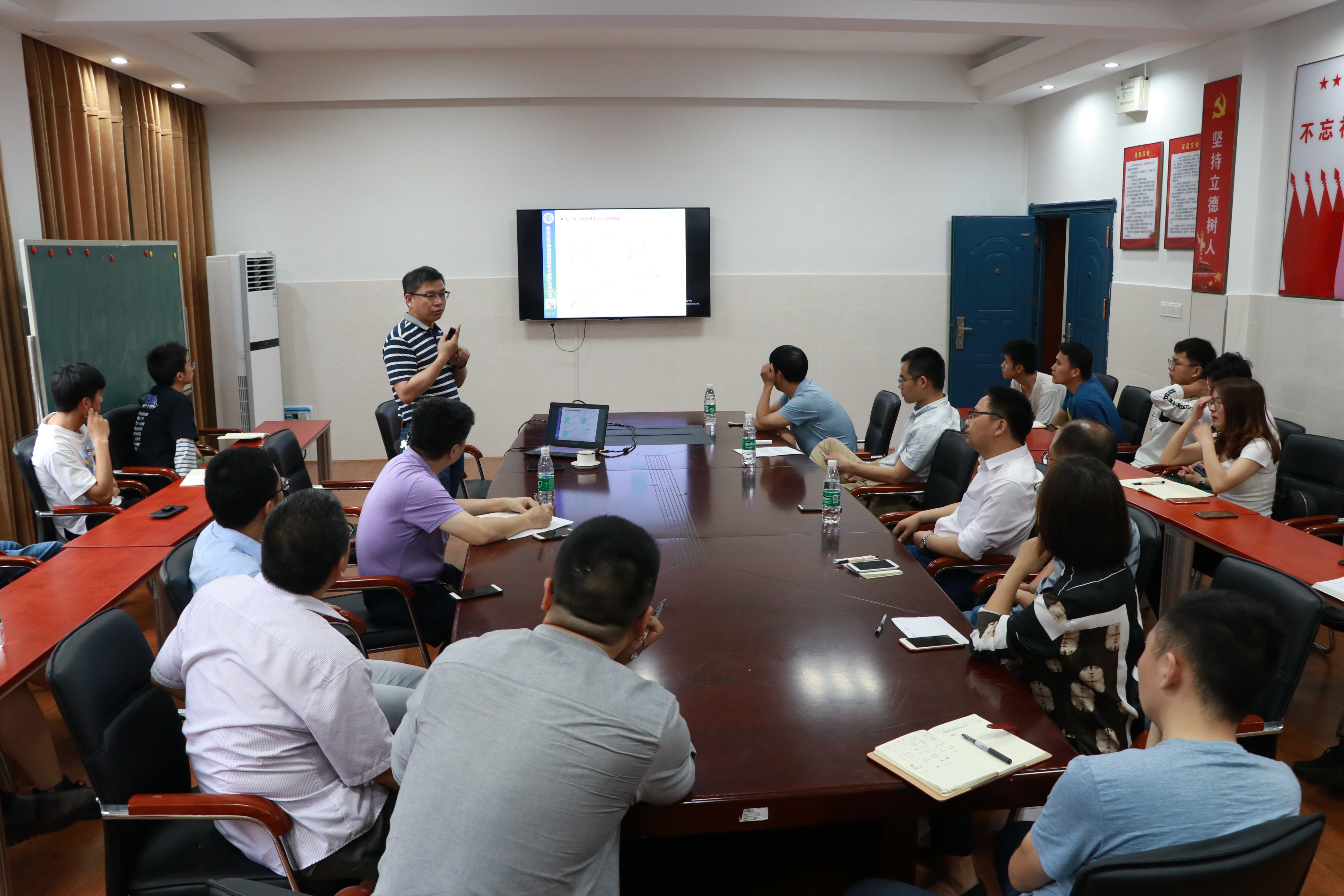 ffb33728950645ffb917dd293e87c9d4.jpg ffb33728950645ffb917dd293e87c9d4.jpg