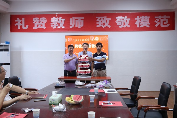 b710e2acf5e94bddbfa6f2c2768ae2ea.jpg IMG_9637.jpg