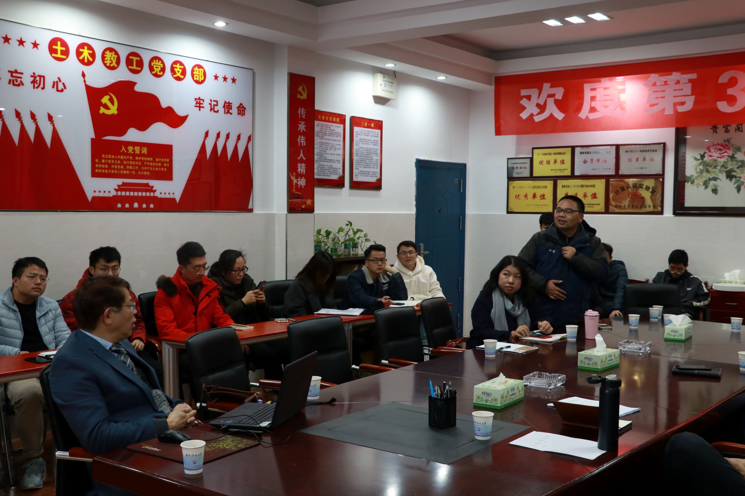 45d33431fc064a6c9a4fdd47a35311af.jpg 45d33431fc064a6c9a4fdd47a35311af.jpg