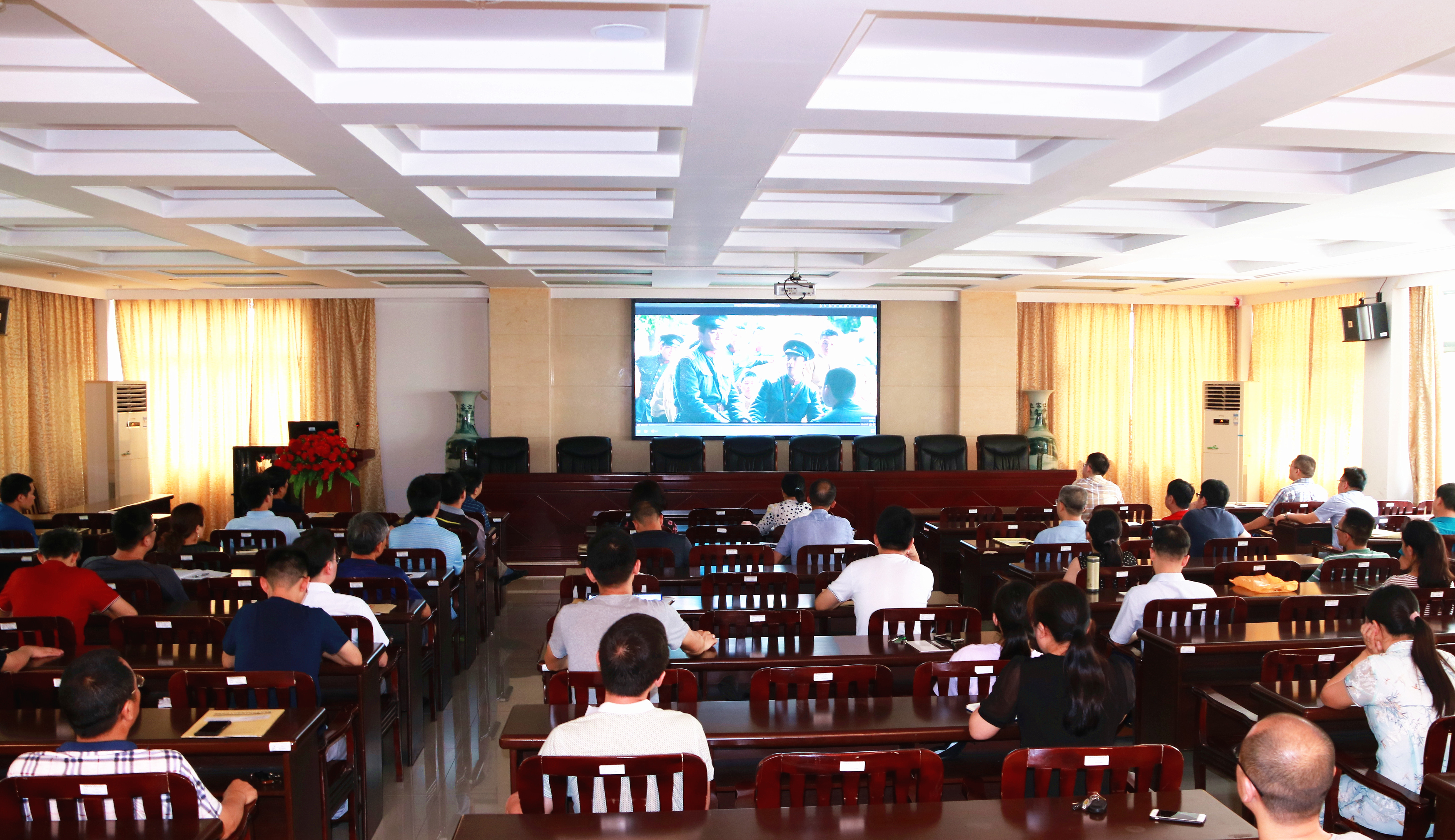 f6f10d1cdd7d40099c5835ede32497ab.jpg f6f10d1cdd7d40099c5835ede32497ab.jpg