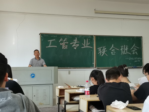 0fe76c2eeb094dc6ad29fa614912ac12.jpg A2FF843A74229076319CC25FB7C5D737.jpg