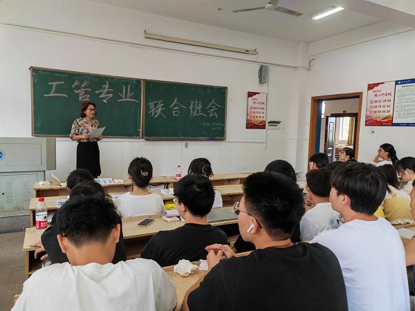 efda2d1dc95d45e8b4c6e7de95f46da5.jpg 9C471413FCAC9167498F55F2FE3C2C0E.JPG